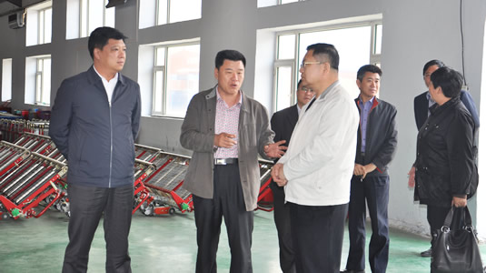 吉林省經(jīng)濟合作局副局長冷希炎一行在榆樹市市委副書記、副市長李洪亮的陪同下來我公司調(diào)研